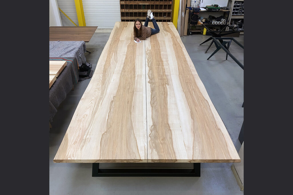 table de réunion 6 mètres sur mesure en acier et bois massif / Projet HPC à Bordeaux