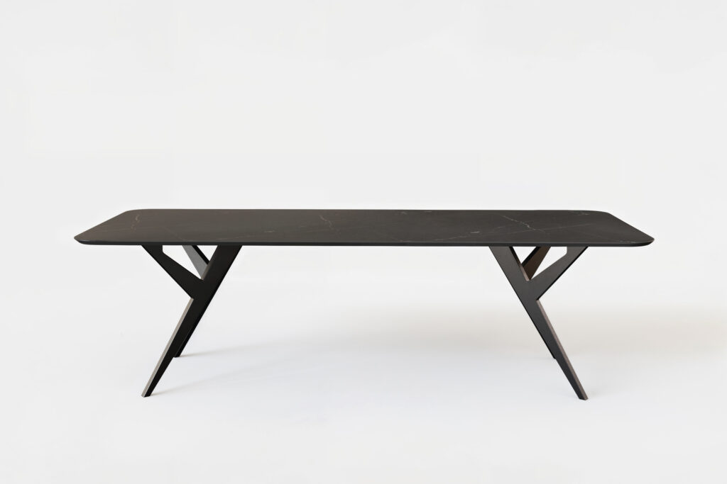 Table extérieure en céramique DEKTON Kelya