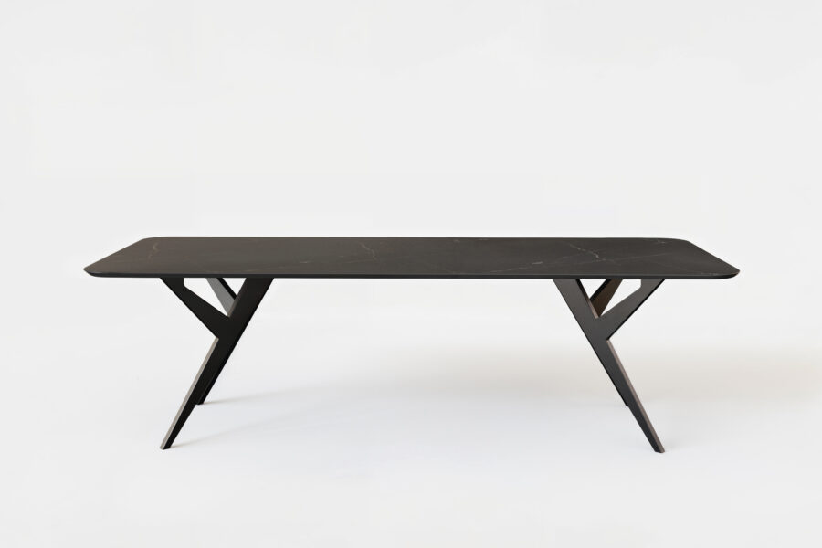 Table extérieure en céramique DEKTON Kelya