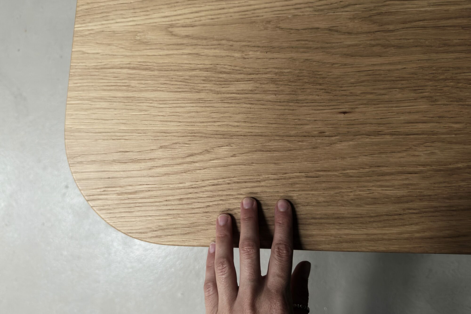 Table comtesse plaquage bois chêne pieds acier ivoire
