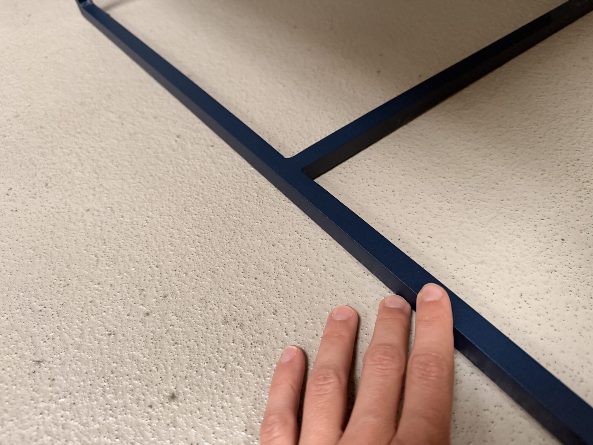 Table basse en céramique dekton Trance pieds en acier