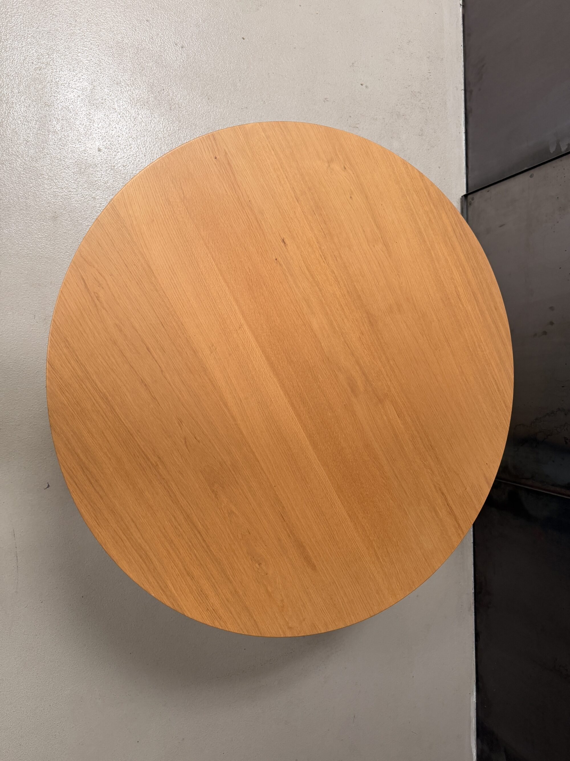 Table ronde bois massif 134 cm Papillon