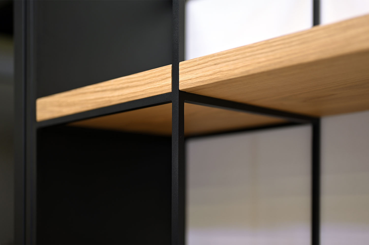 Meuble tv vitrine acier et bois massif sur mesure ARTMETA 3 compressée Meuble tv Vitrine 270 cm acier et bois massif